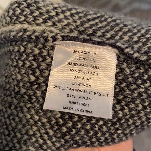 Hooded Cardigan - Picture 5 of 9